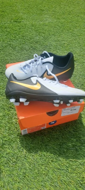 Crampons de foot taille 38