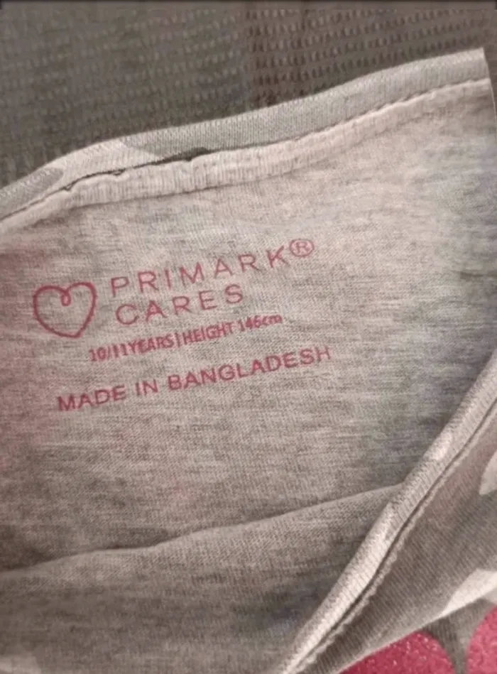 T-shirt  manches  longues  Primark 10  ans  bon  état  C - photo numéro 3