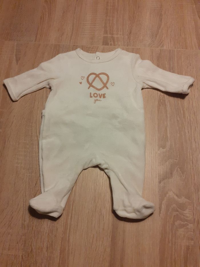 Lot pyjamas 1 mois. - photo numéro 3