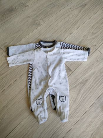 Lot de 2 pyjama in extenso en 1 mois