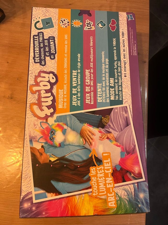 DJ Furby Peluche Interactive Musicale