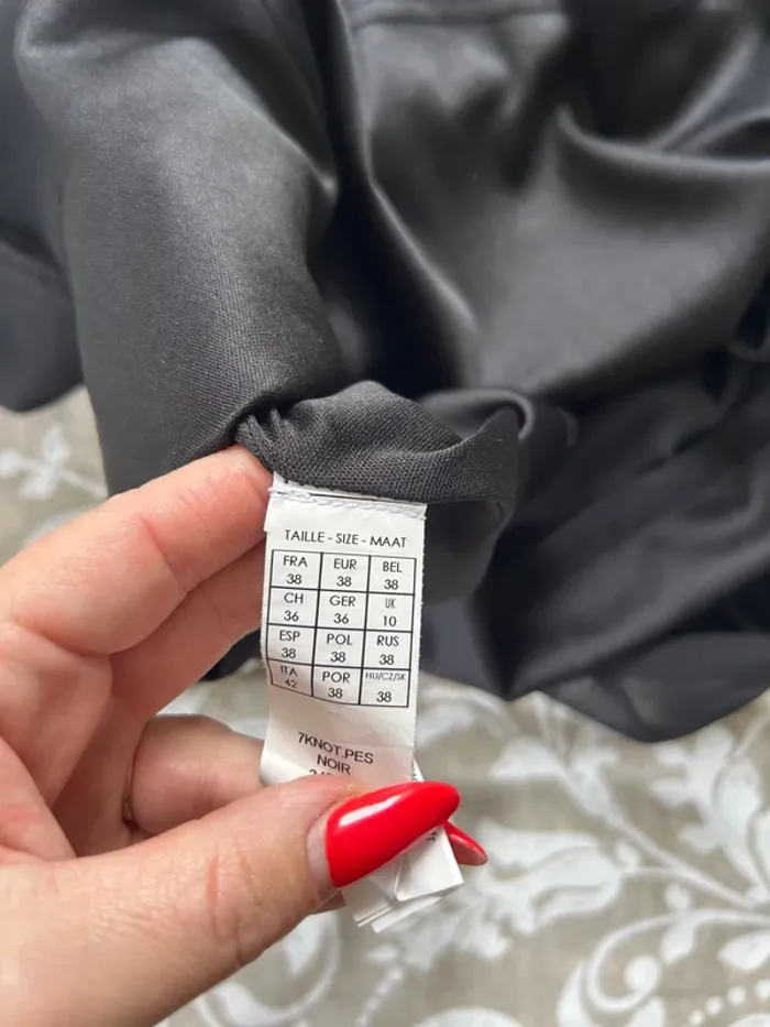 Robe légère noir mim taille 38 - photo numéro 5