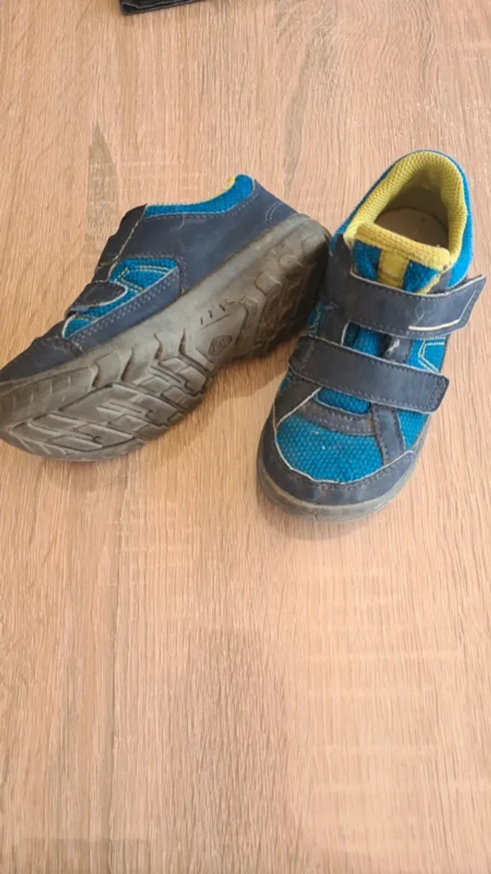Chaussures de marche 27 - photo numéro 2