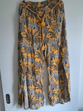 Pantalon fendue