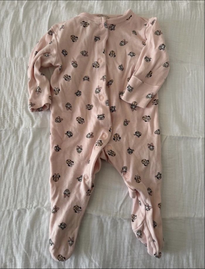 Lot de Pyjamas - Disney Baby - Primark - excellent  état - 1 mois - photo numéro 3