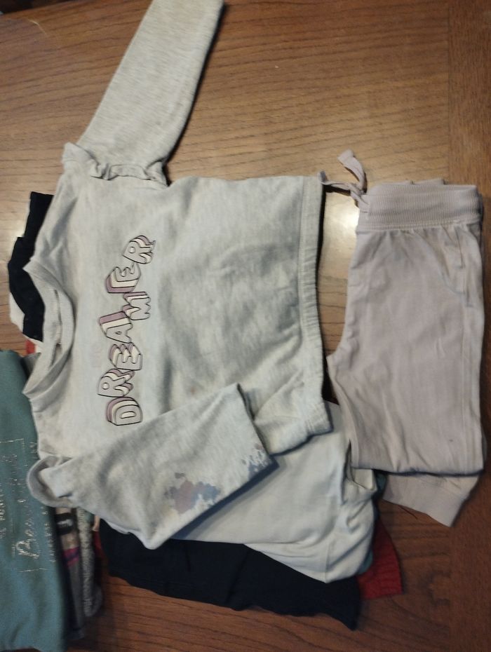 Vêtements fille 5 ans - photo numéro 2