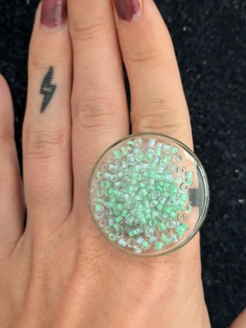 Bague en verre ronde style pylônes