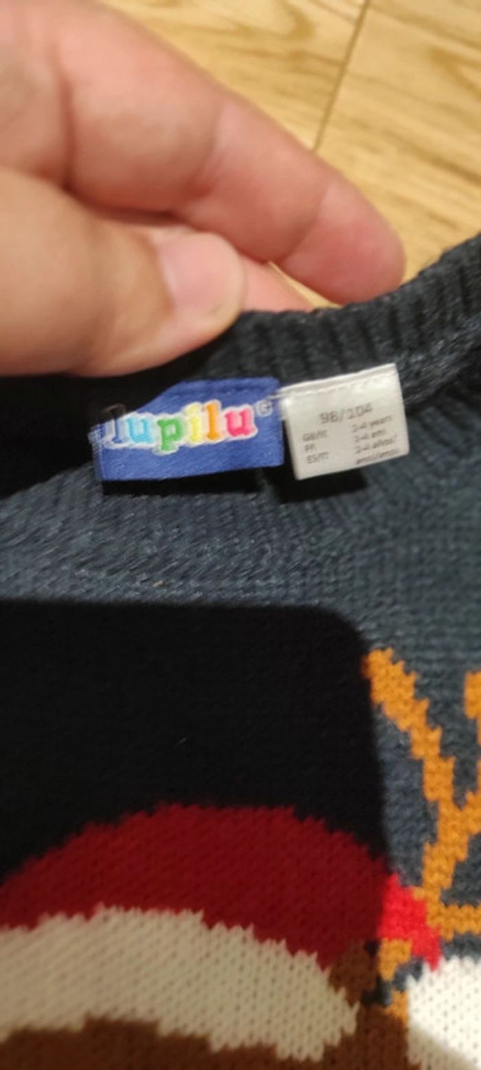 pull de Noël avec un renne - photo numéro 2