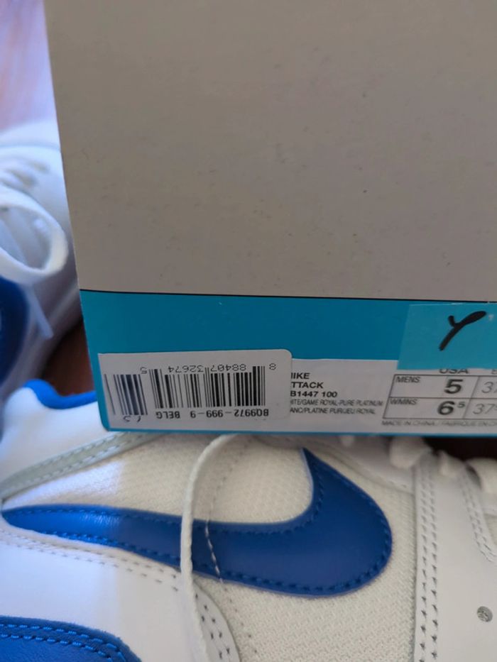Basket Nike neuve - photo numéro 8