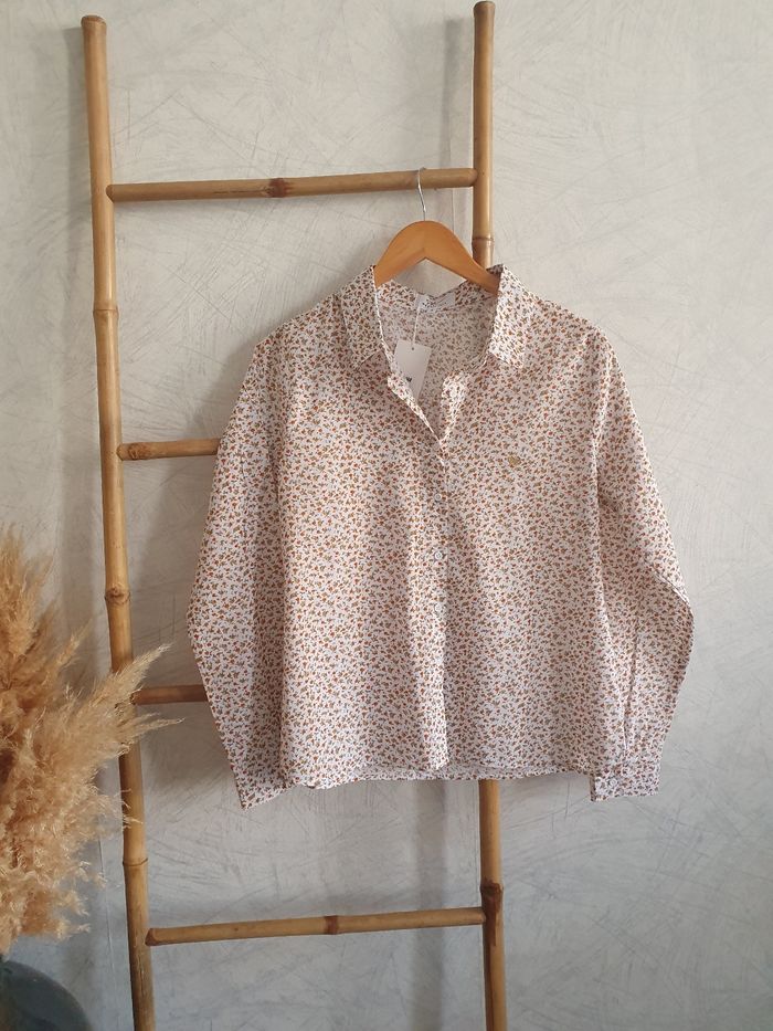 Chemise fleurie taille S - photo numéro 2