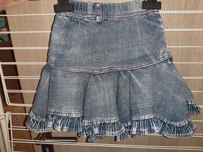 Jolie jupe en jean asymétrique originale 6ans - photo numéro 3