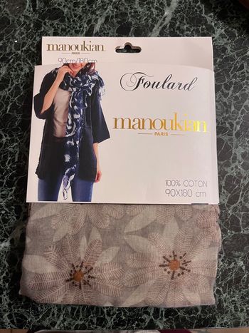 Foulard Manoukian dans les tons marrons neuf avec étiquette