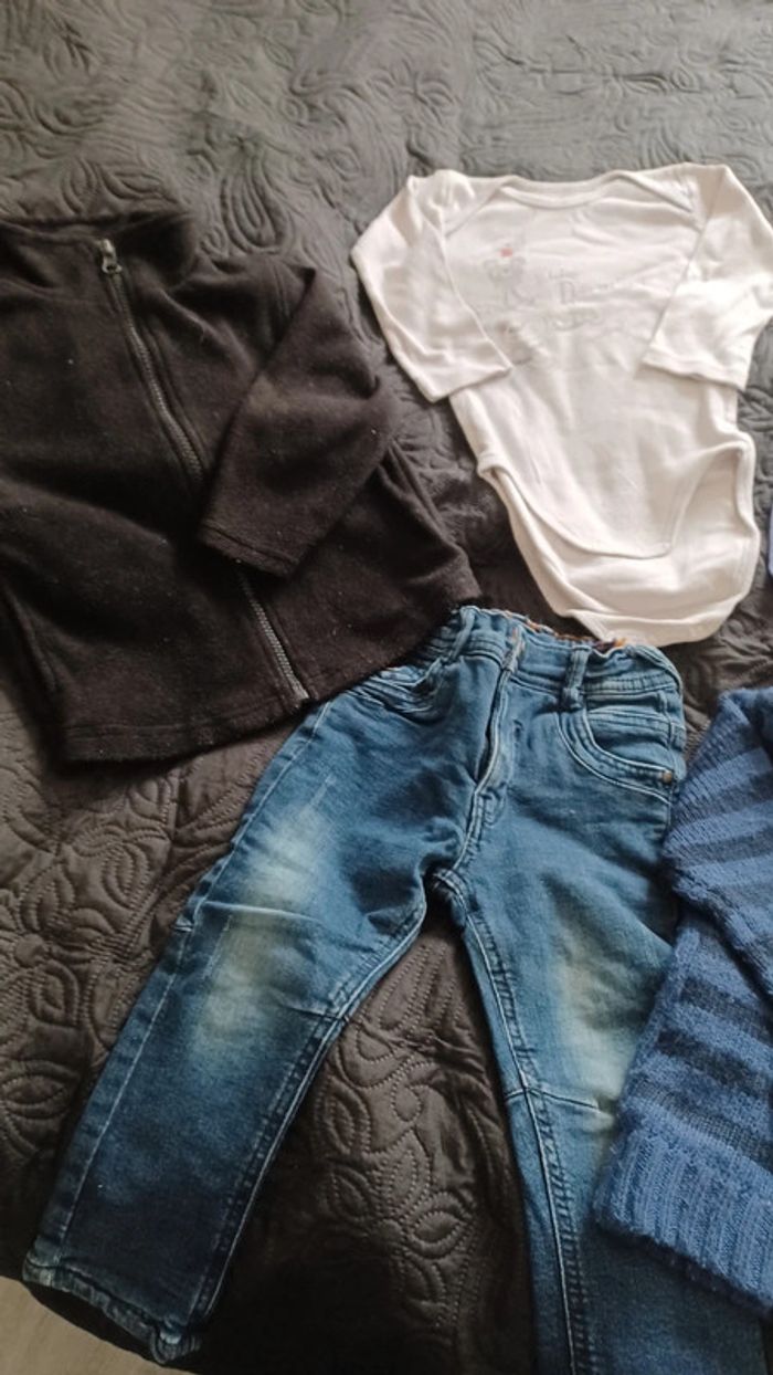Lot vêtements garçon 2 ans - photo numéro 2