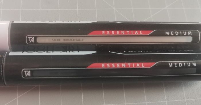 Lot de 2 feutres NEUFS peinture acrylique 3 mm (moyen) TOOLI-ART - 1x noir et 1x blanc - photo numéro 4