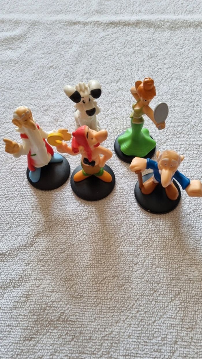 Figurines les gaulois astérix et obélix
