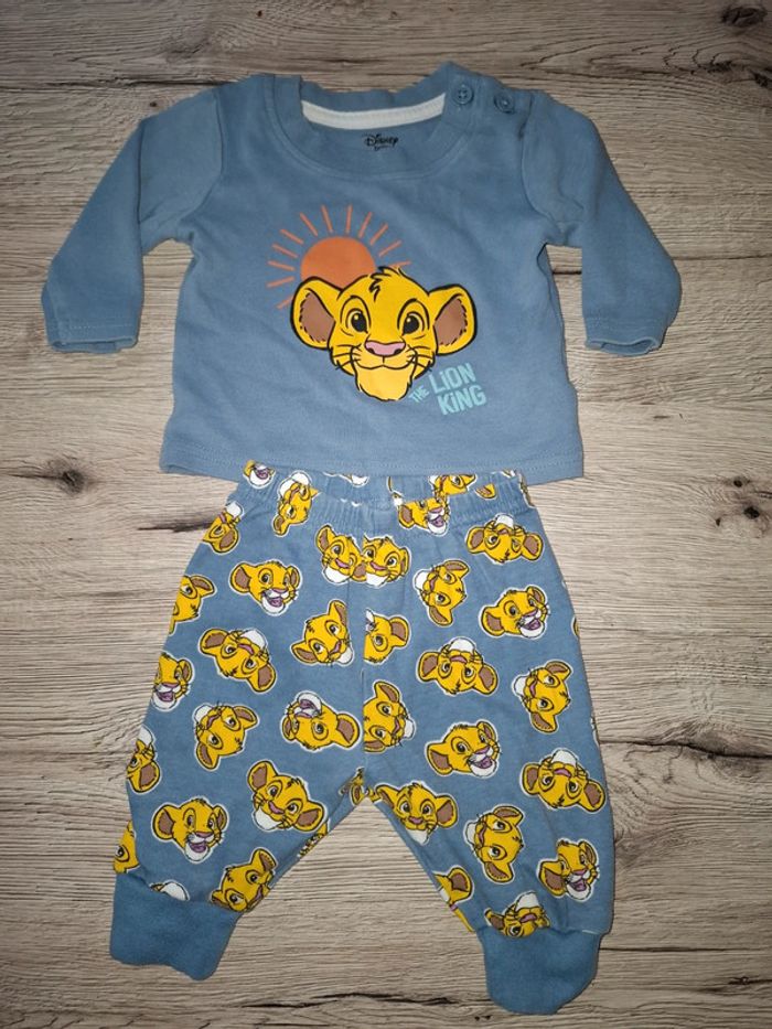 Très beau pyjama pièces roi lion T mois Disney Baby