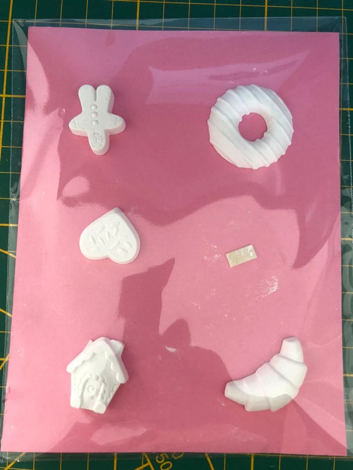 Lot de 5 embellissements en céramique gourmandises