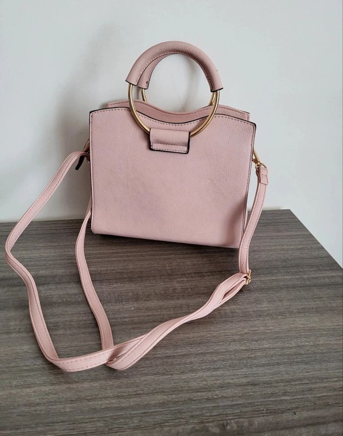 Sac à main cabas rose avec boucle