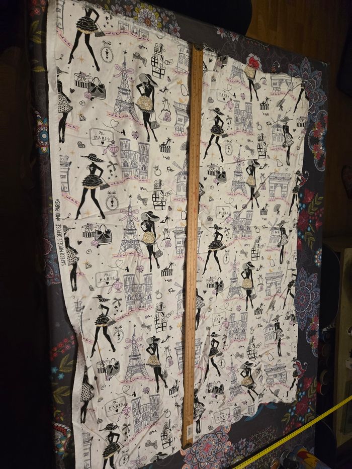 Tissu Coton imprimé Arty Moi Paris Noir, doré et rose sur fond Ecru - photo numéro 2