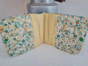 Étui pour ranger les serviettes hygiénique