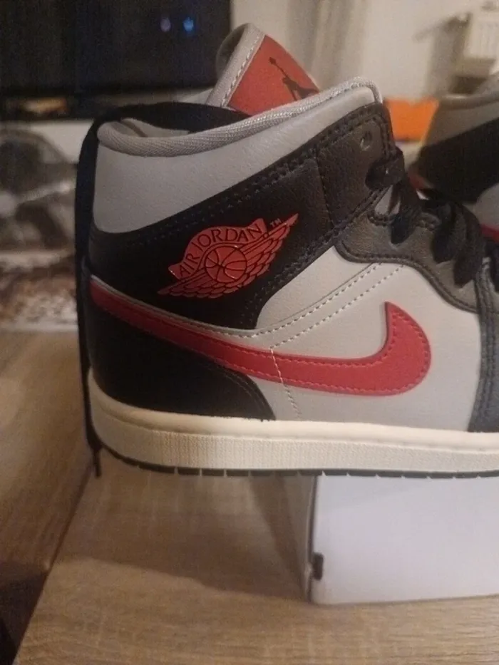Air Jordan 1 mid pointure 38 - photo numéro 5