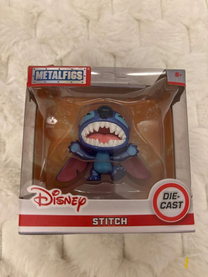 Figurine métal stitch
