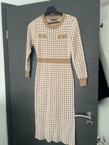 Robe pull pied de poule