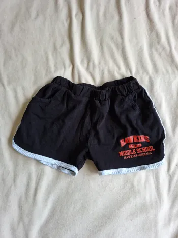 short noir écriture en rouge Hawkins, taille XS, en très bon état