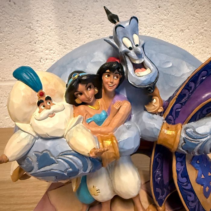 Figurine L'étreinte du Génie – Disney Traditions - photo numéro 2