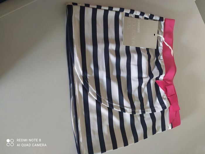 Jupe de plage taille 8ans neuf 3suisses