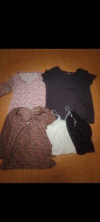 Lot tuniques et nuisette taille 50/52/54