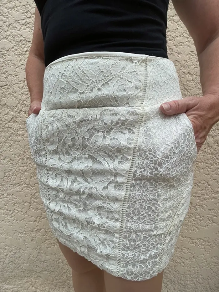 Jupe courte blanche dentelle - photo numéro 2