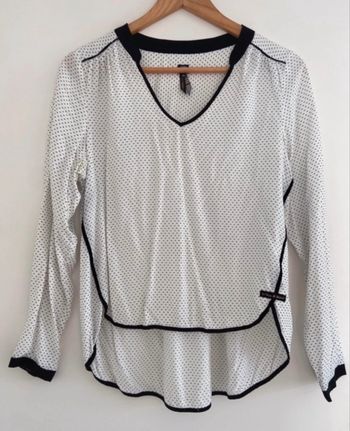 Blouse / Haut blanc à point noir