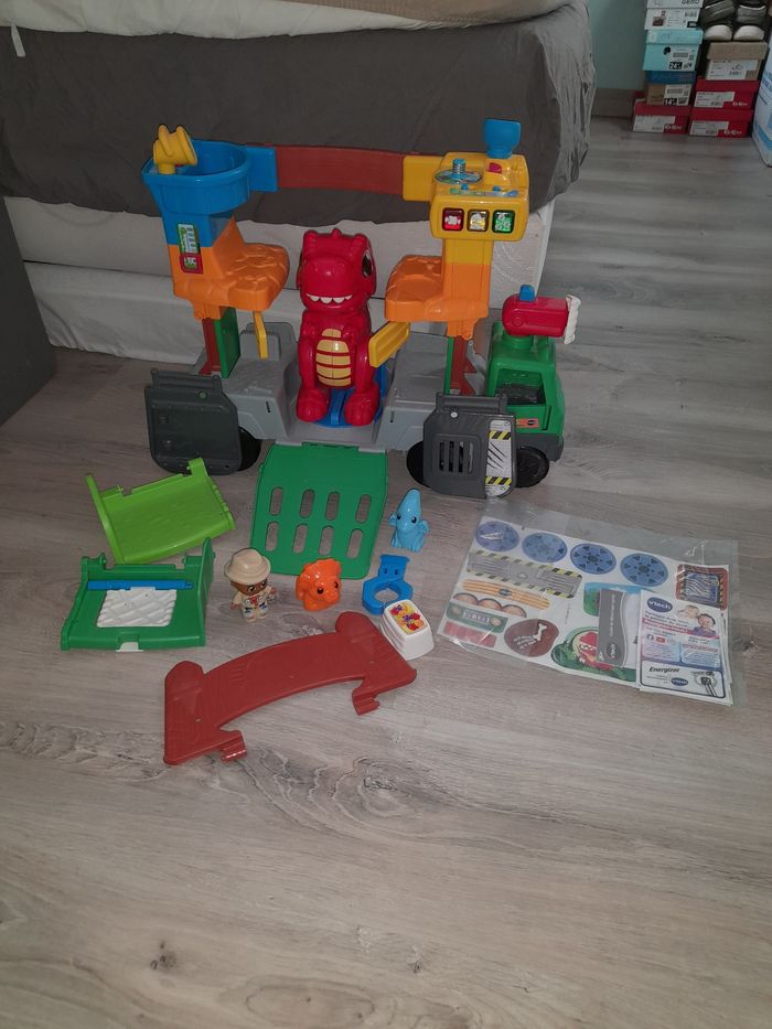 Tut tut copains super camion SOS Dino