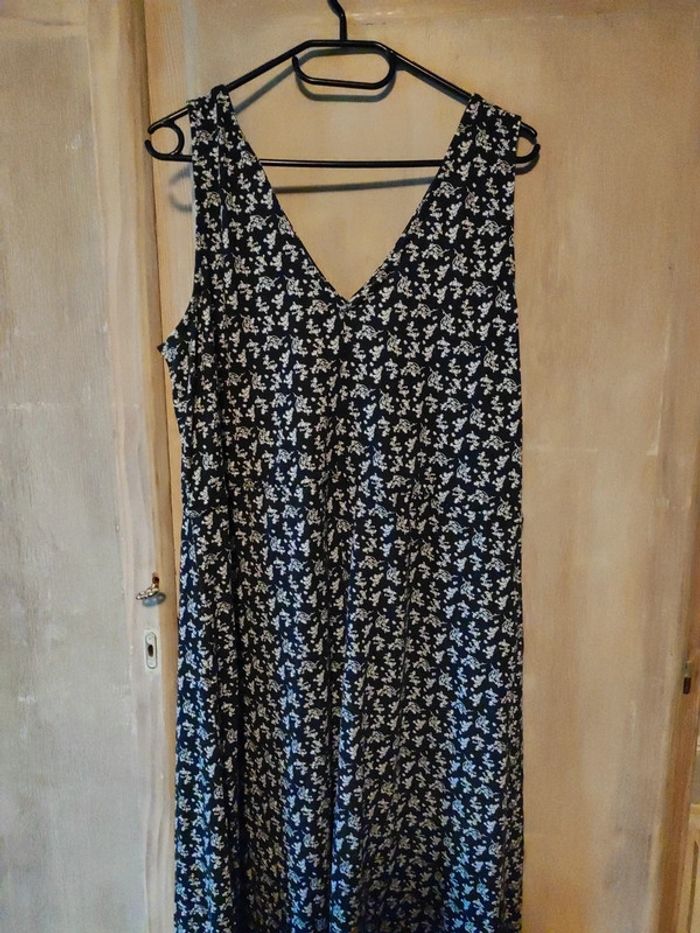 Robe longue fleurie col v - photo numéro 5