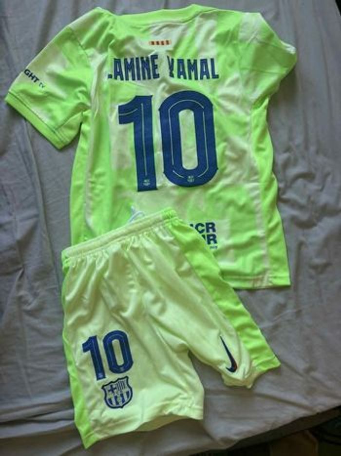 Kit de foot short et maillot - Lamine Yamal - 10ans - 26 - FC Barcelone - photo numéro 2
