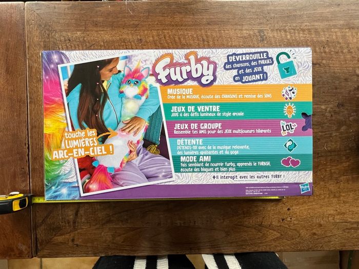 Furby DJ rainbow Peluche interactive Hasbro Dj Furby Rainbow - photo numéro 4