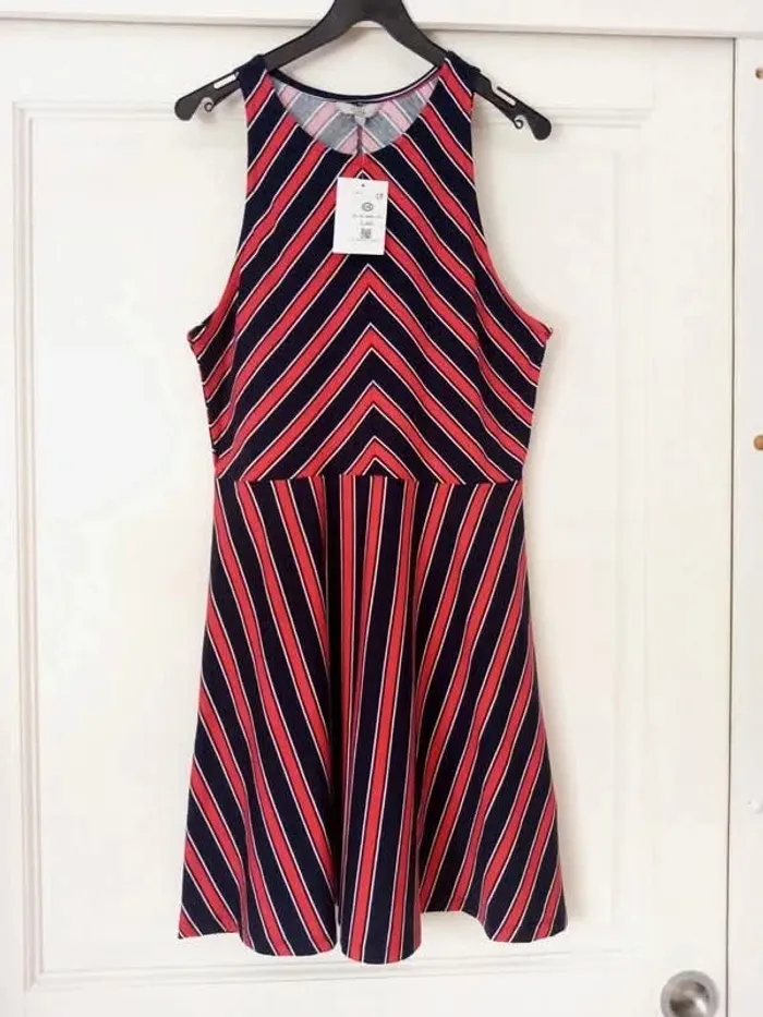 Robe c&a rouge taille L 40 neuf