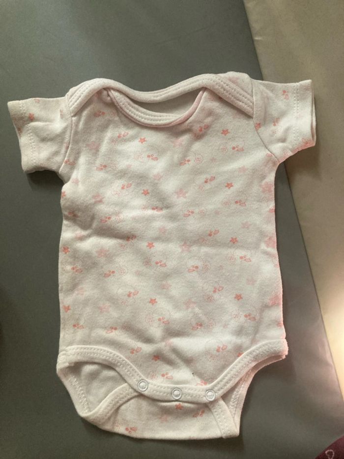 Lot de 14 bodys naissance+pyjama+bonnet+gilet - photo numéro 15