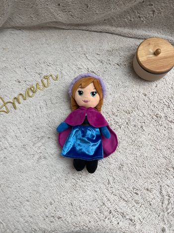 Doudou poupée Anna - La reine des neiges - Disney