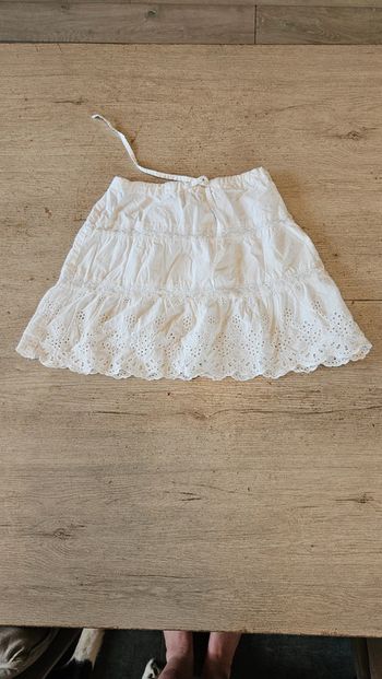 Jupe courte classique, blanche avec broderie, Buissonnière, 8 ans, nickel