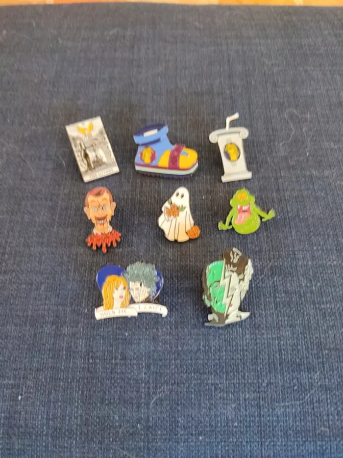 Lot pin's