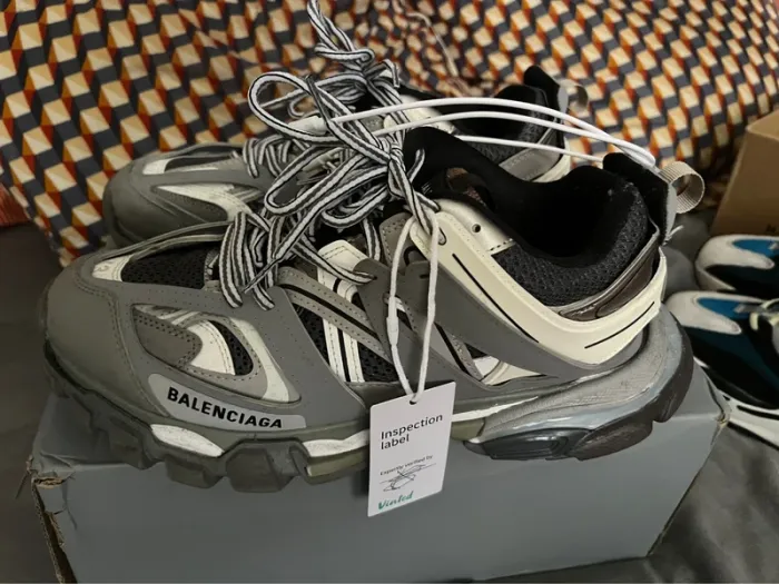 Balenciaga officiel track LED multicolore édition limitée très rare