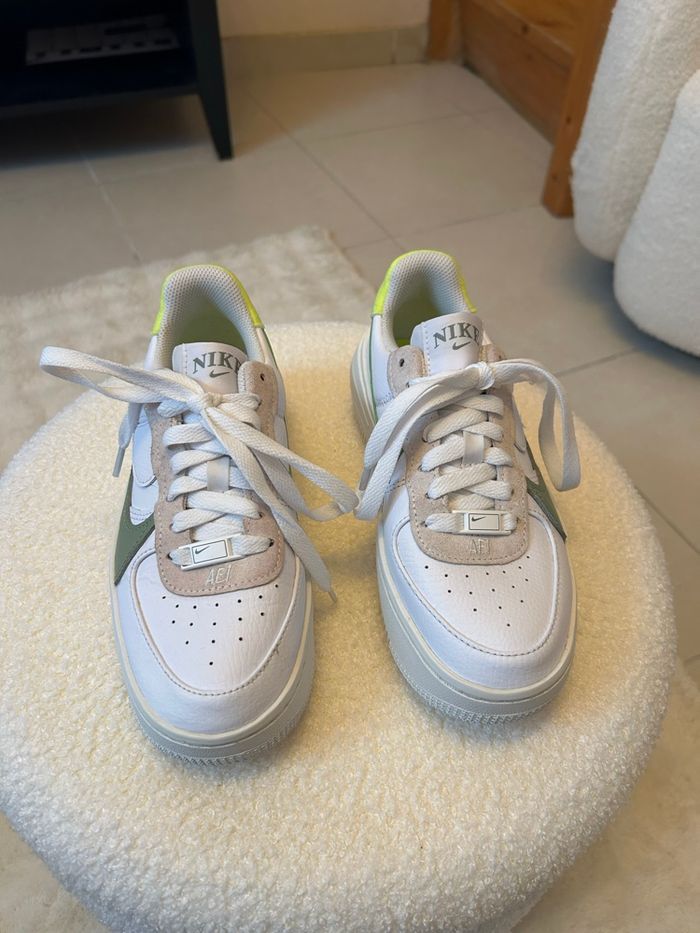 Baskets Air Force 1 Nike taille 36 - photo numéro 2