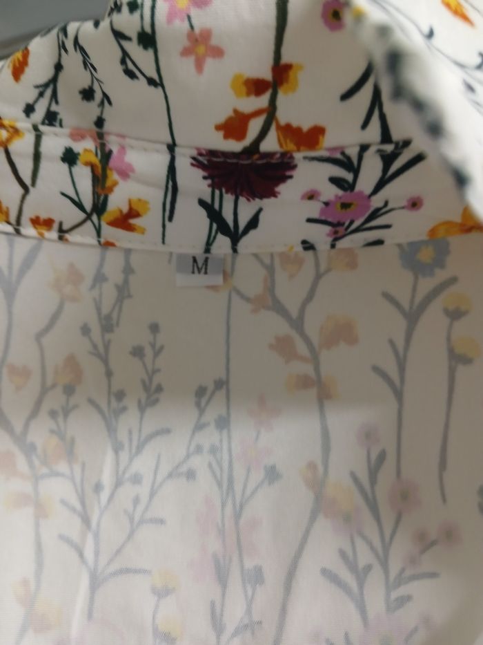 Chemisier a motifs fleuris - photo numéro 2