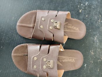 Tong garçon taille 33