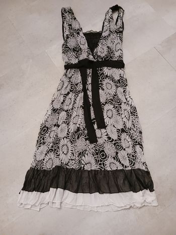 robe noire et blanche taille S  Sweet miss