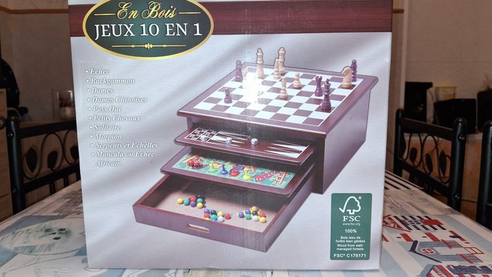 Coffret de 10 jeux de société en bois