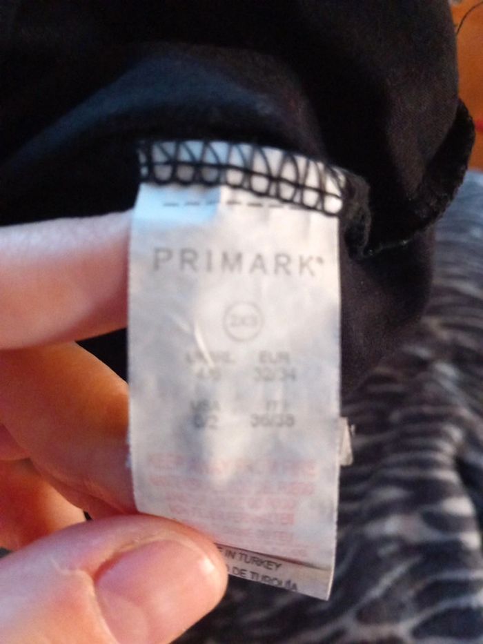 T-shirt taille 2xs primark bille eilish - photo numéro 4