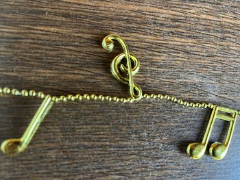 Grandes guirlandes pour décorer un grand sapin ou utiliser lors d’une fête .